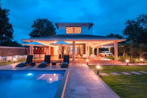 Classique Woods by StayVista with Pool, Lawn with Gazebo & Bar, Indoor Fun
